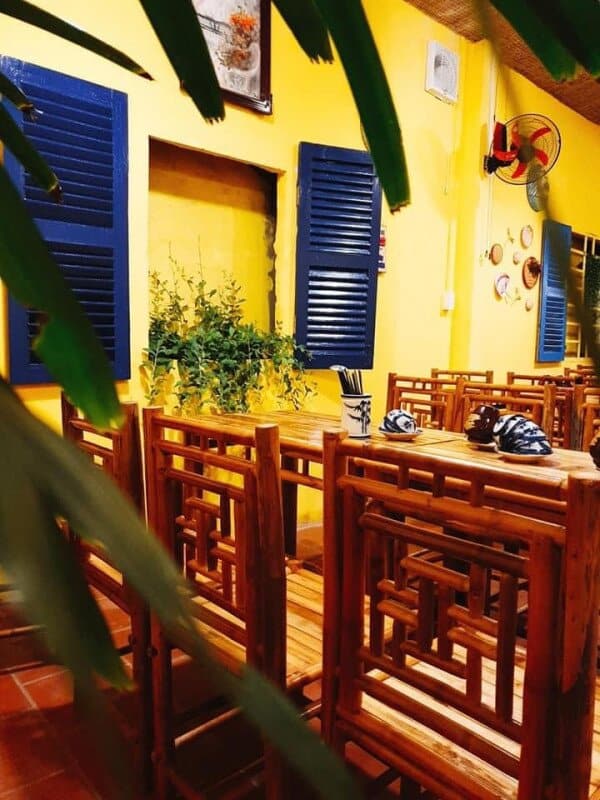 b&agrave;n ghế tre mặt b&agrave;o BGTMB004