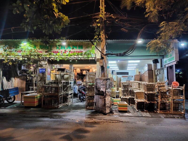 bàn ghế làm bằng tre