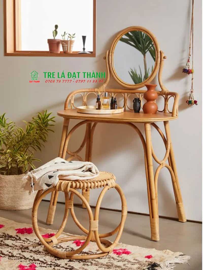 b&agrave;n trang điểm m&acirc;y