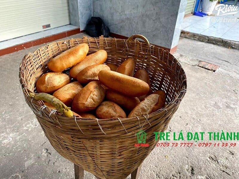 cần x&eacute; tre đựng b&aacute;nh m&igrave;
