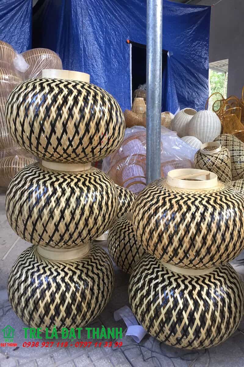 Chao Đ&egrave;n Cầu Trắng Đen M&acirc;y Tre Đan