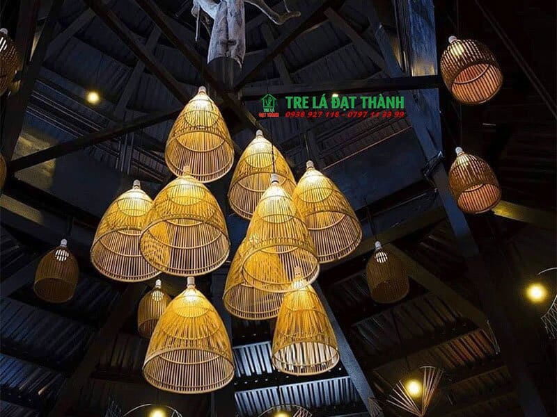 đ&egrave;n ch&ugrave;m m&acirc;y tre