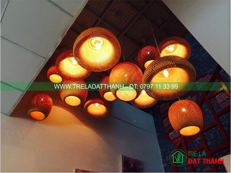 đ&egrave;n ch&ugrave;m m&acirc;y tre