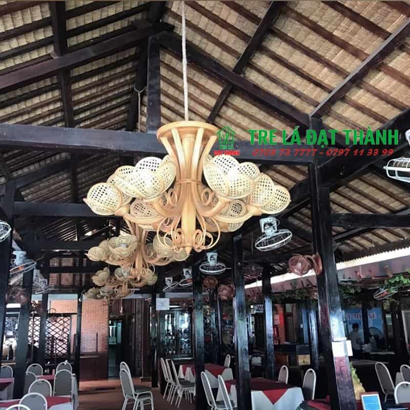 đ&egrave;n ch&ugrave;m m&acirc;y tre