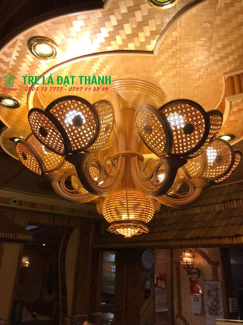 đ&egrave;n ch&ugrave;m m&acirc;y tre