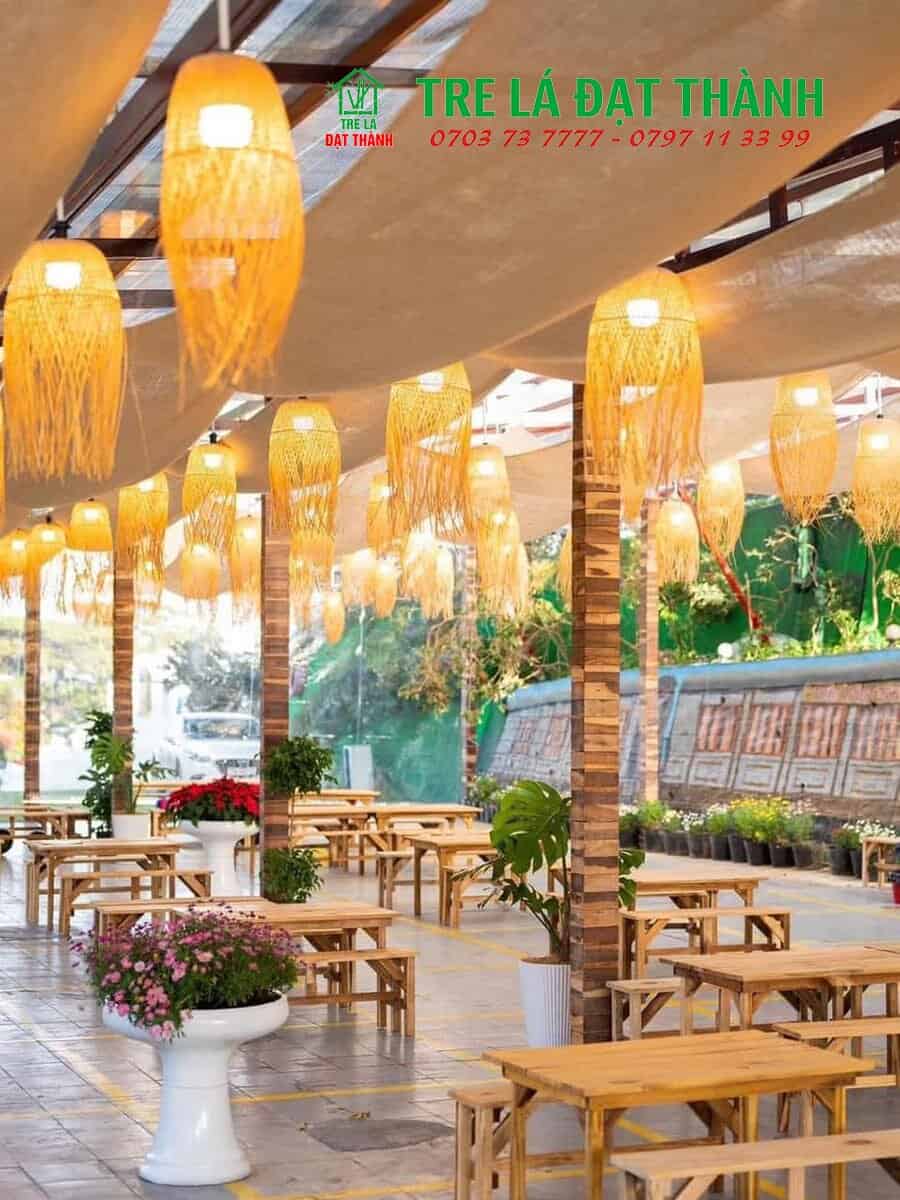 đ&egrave;n con sứa
