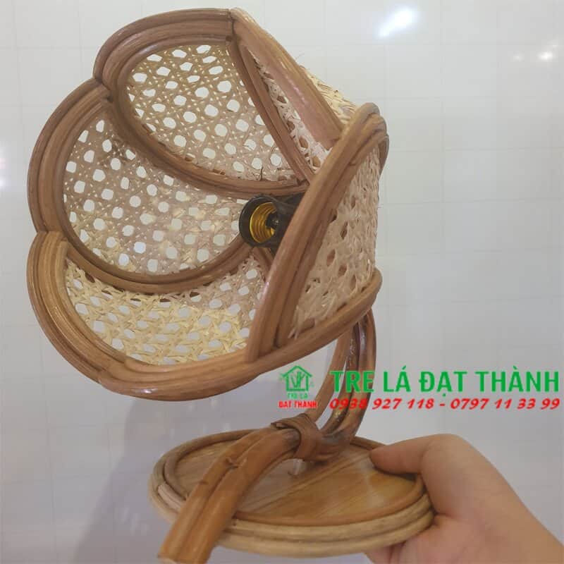 Đ&egrave;n Hoa Ốp Tường M&acirc;y Tre Đan