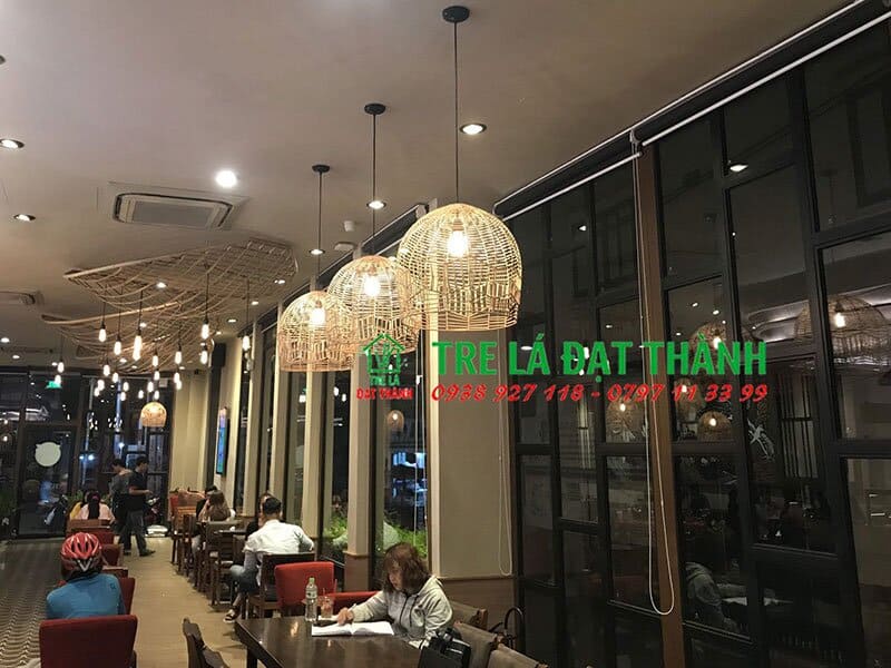 Đ&egrave;n Zic Zac Trang Tr&iacute; M&acirc;y Tre Đan