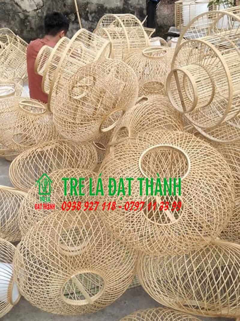 Lồng Đ&egrave;n Cầu Ch&eacute;o Bằng M&acirc;y Tre
