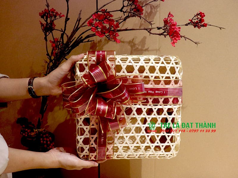 hộp qu&agrave; m&acirc;y tre đan