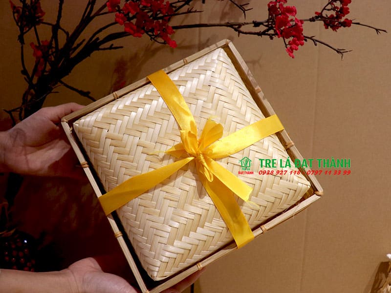 hộp qu&agrave; m&acirc;y tre đan