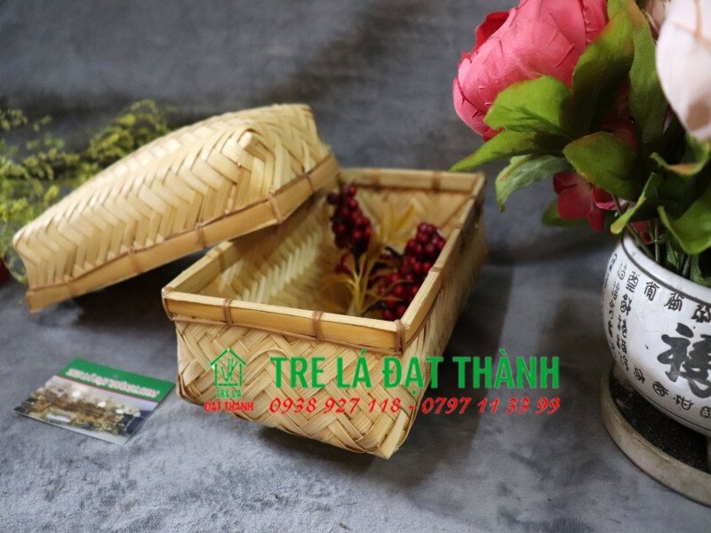 hộp qu&agrave; m&acirc;y tre đan HQMTD003