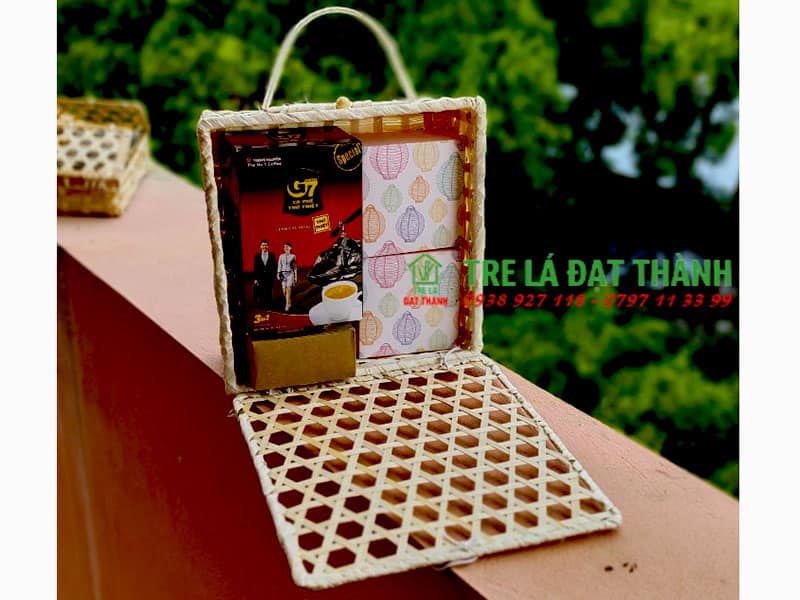 hộp qu&agrave; m&acirc;y tre đan HQMTD004