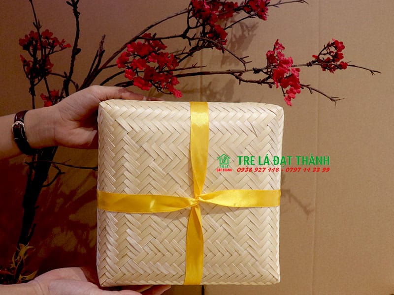 hộp qu&agrave; m&acirc;y tre đan HQMTD011
