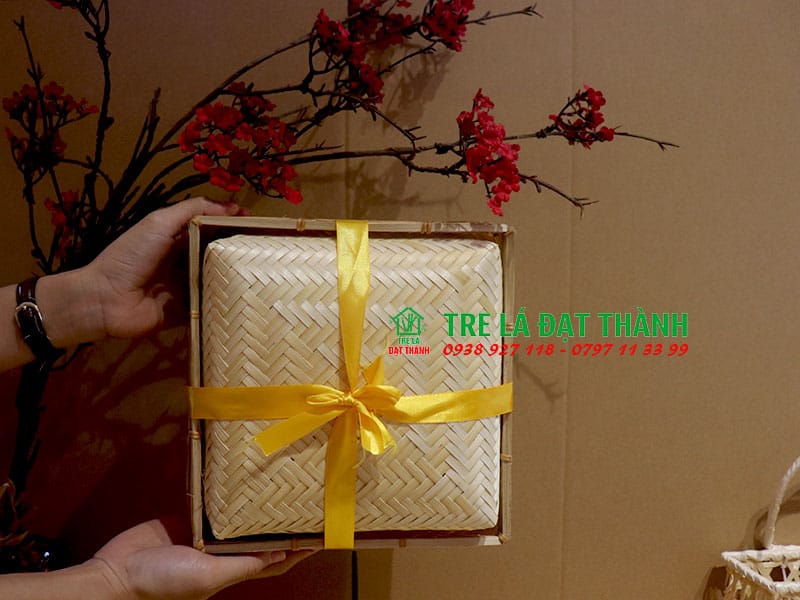 hộp qu&agrave; m&acirc;y tre đan HQMTD011