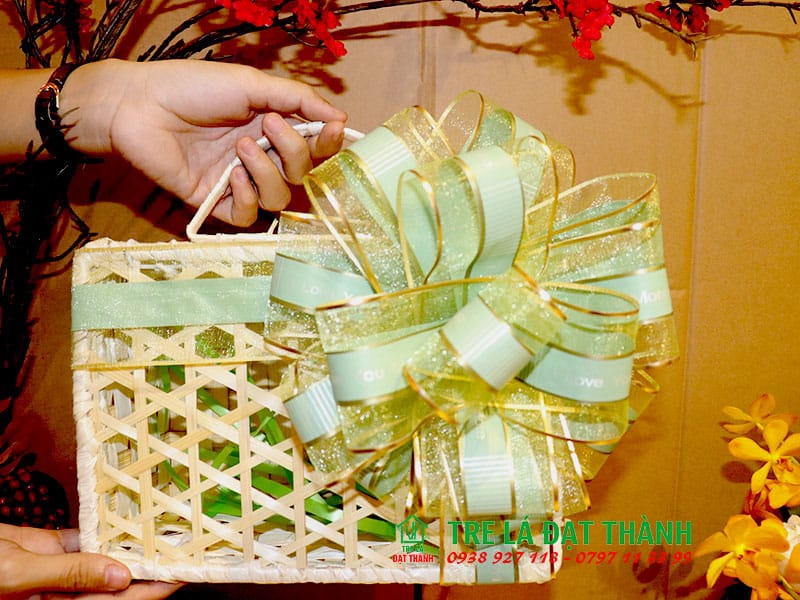 hộp qu&agrave; m&acirc;y tre đan HQMTD016