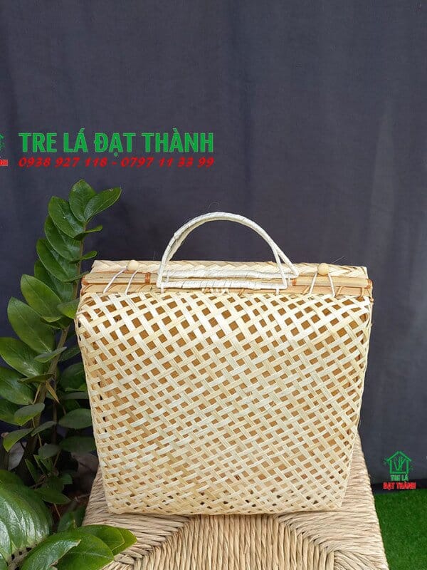 hộp qu&agrave; m&acirc;y tre đan HQMTD021