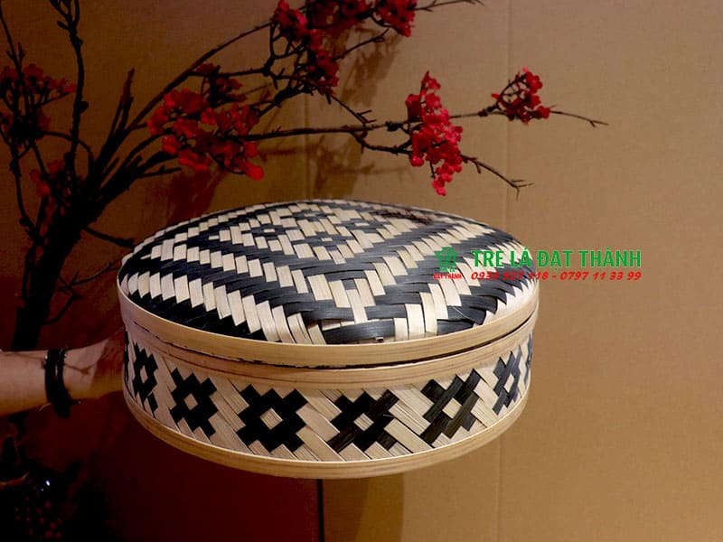 hộp qu&agrave; m&acirc;y tre đan HQMTD030