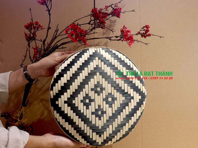 hộp qu&agrave; m&acirc;y tre đan HQMTD030