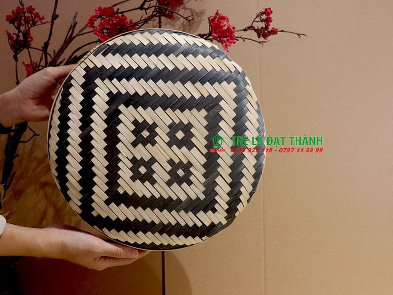 hộp qu&agrave; m&acirc;y tre đan HQMTD030