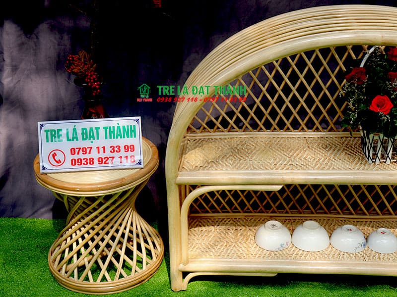 Kệ Để B&aacute;o Tạp Ch&iacute; Bằng M&acirc;y