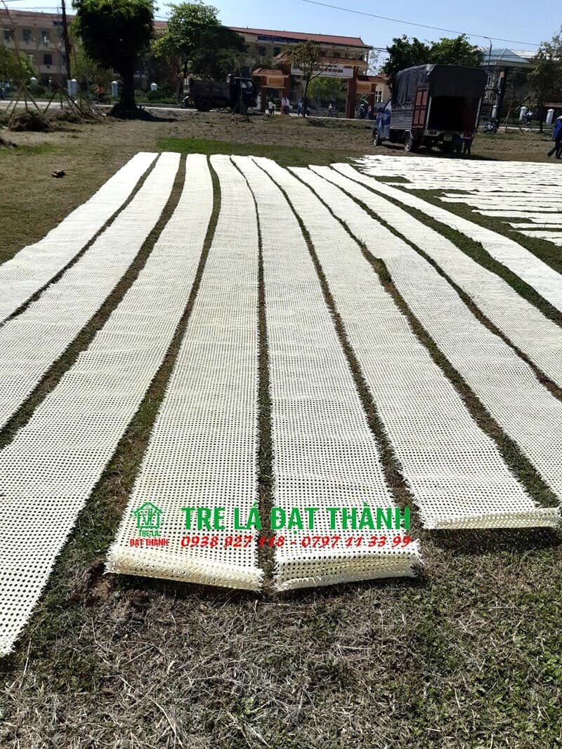 tấm m&acirc;y tre đan mắt c&aacute;o