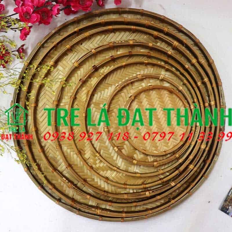 mẹt tre đựng b&uacute;n đậu