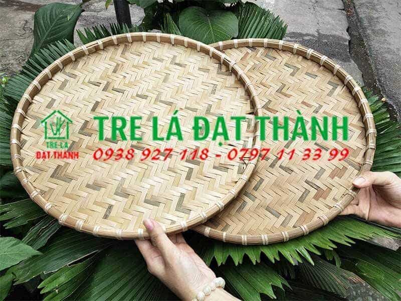 mẹt tre đựng b&uacute;n đậu