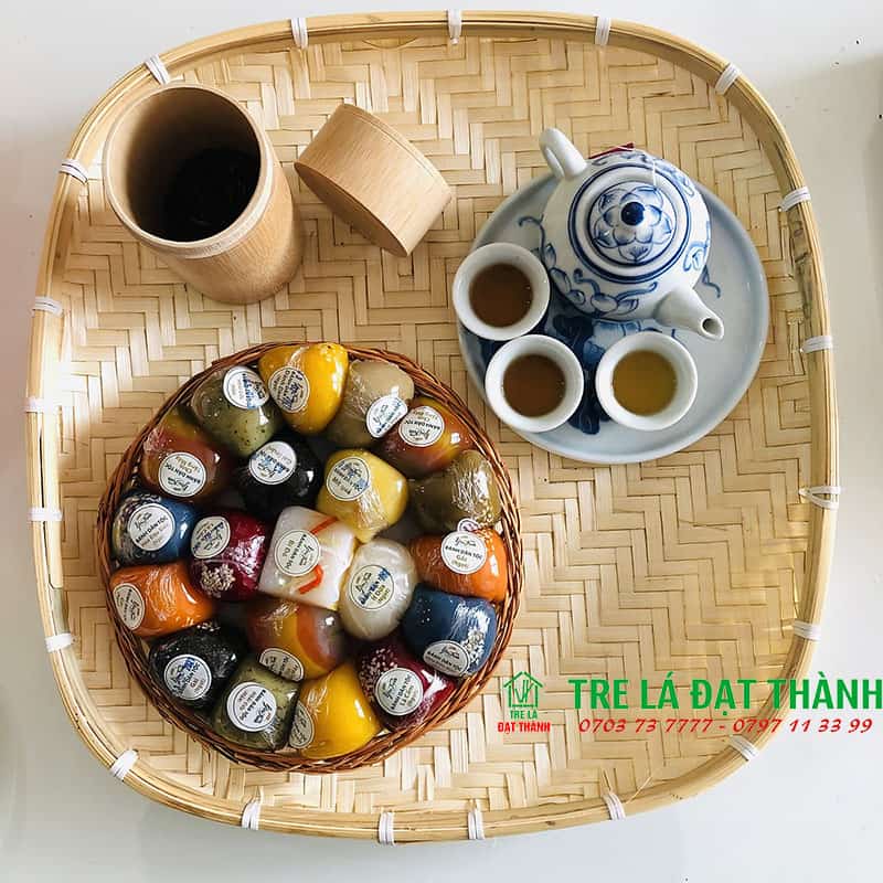 mẹt tre đựng b&uacute;n đậu