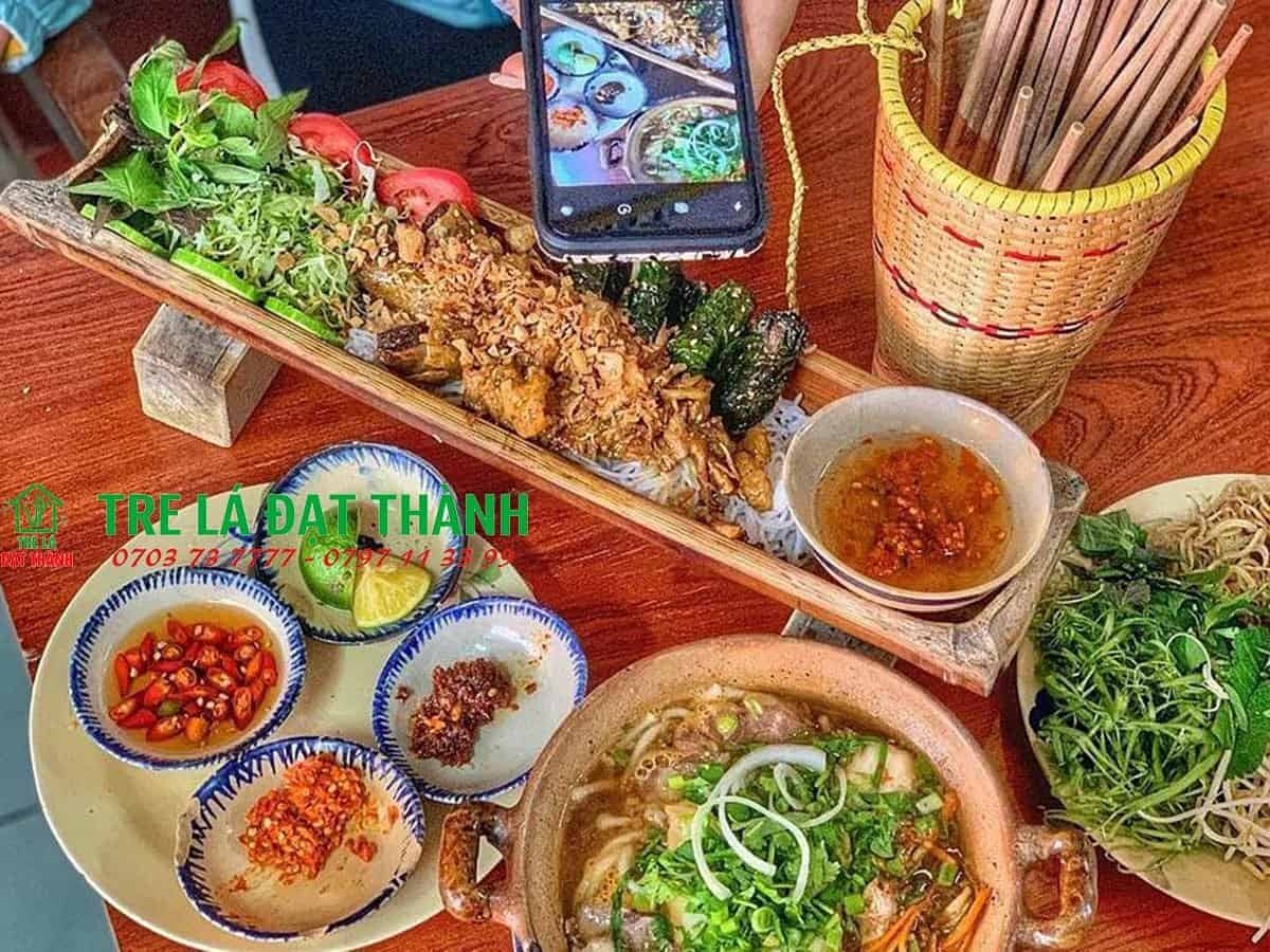 ống tre đựng đồ ăn