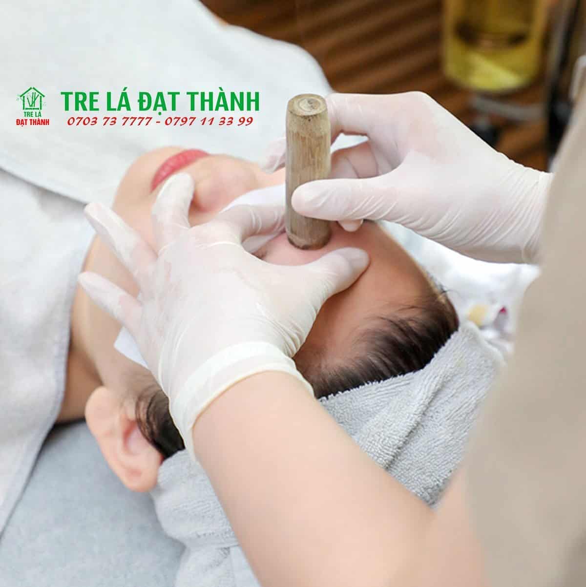 ống tre nặn mụn