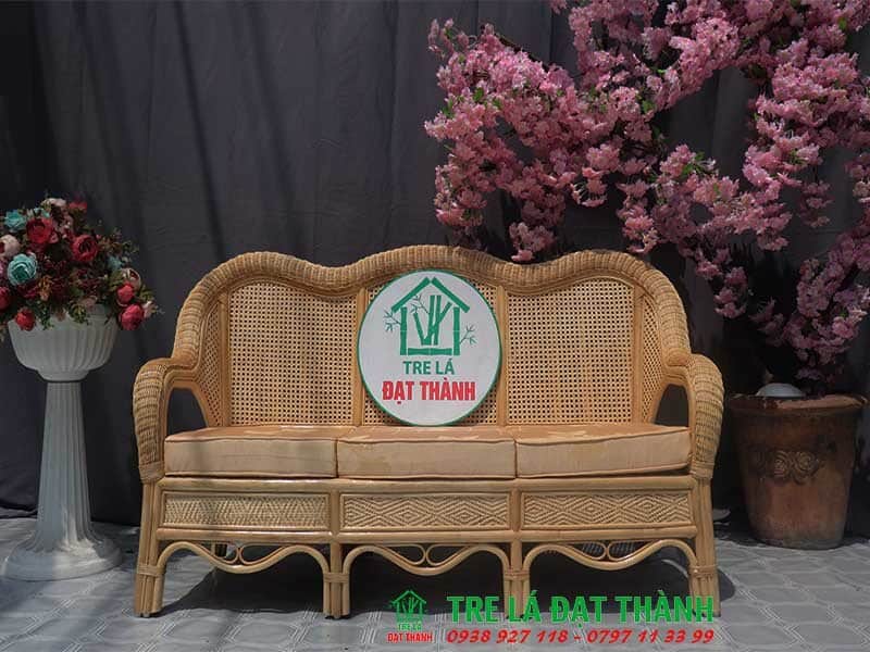 sofa nữ hoàng gỗ mây
