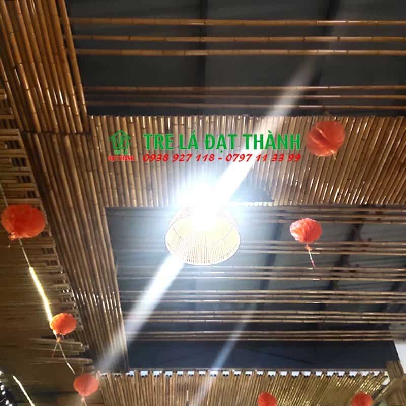 thi c&ocirc;ng trần tre tr&uacute;c nh&agrave; h&agrave;ng hầm rượu thằng bờm