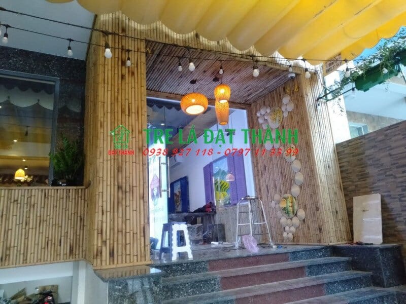 Thi c&ocirc;ng tre tr&uacute;c nh&agrave; h&agrave;ng quận 2