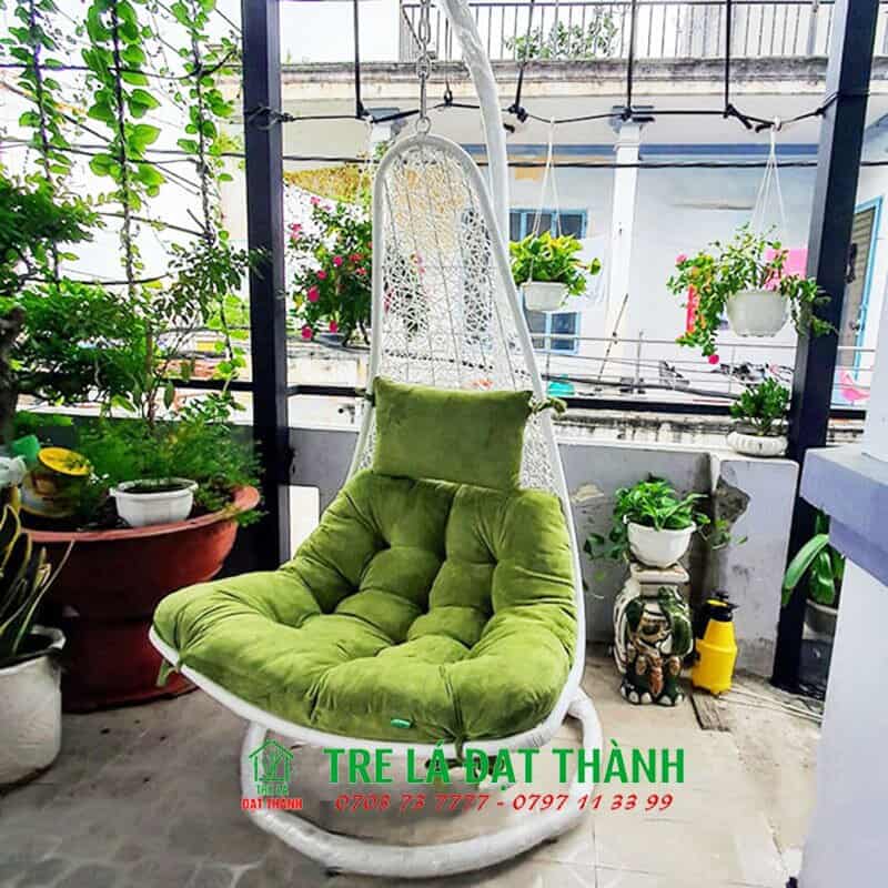 x&iacute;ch đu bằng nhựa giả m&acirc;y